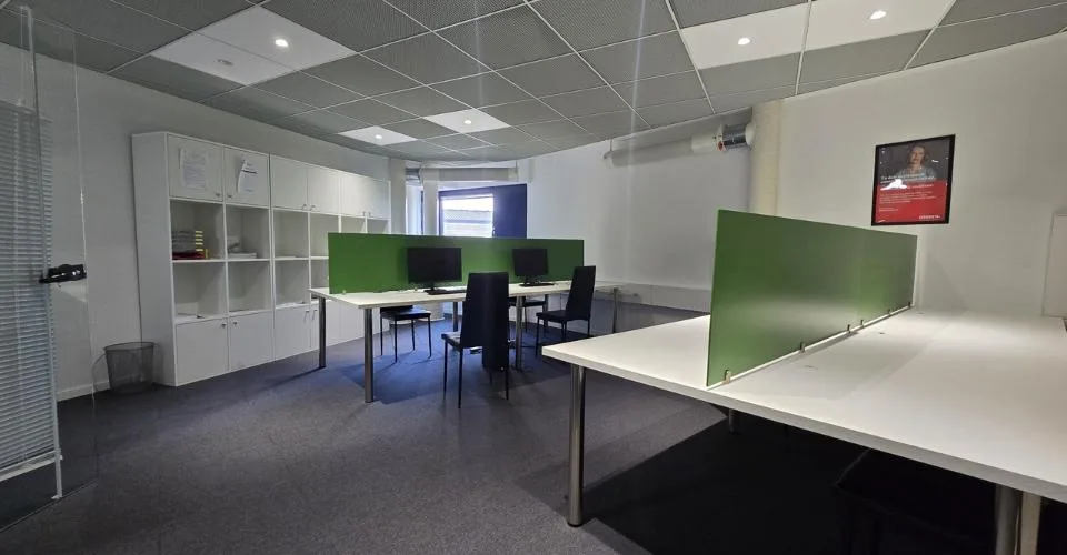 Situation optimale - Bureau Plug-and-Play de 271m2