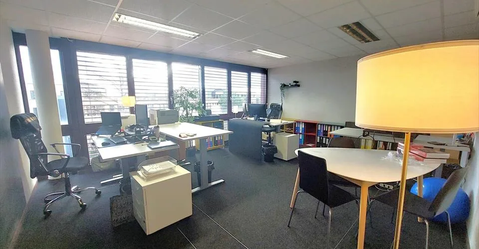Bureau-atelier léger 42 m2