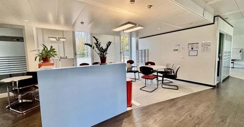 Grand plateau de bureaux de 850 m2 divisibles 450 m2 Gare CFF Morges !