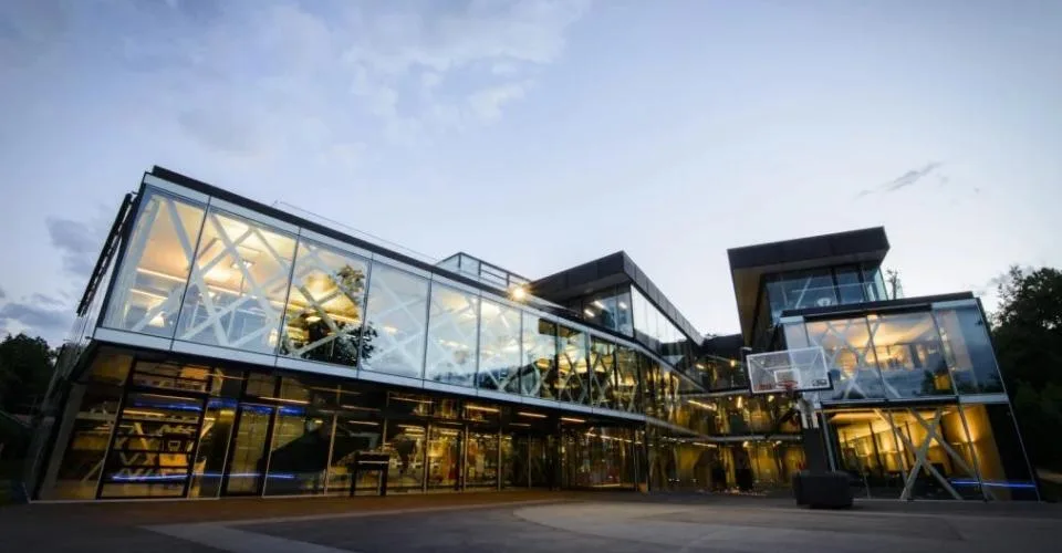 Bureau meublé de 38 m² ? Mies (FIBA - Fédération Internationale de Bas