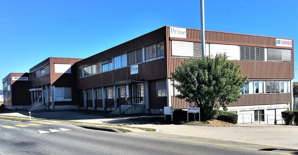 Bureau de 61 m2 - zone déchargement avec plateforme - Bail flexible