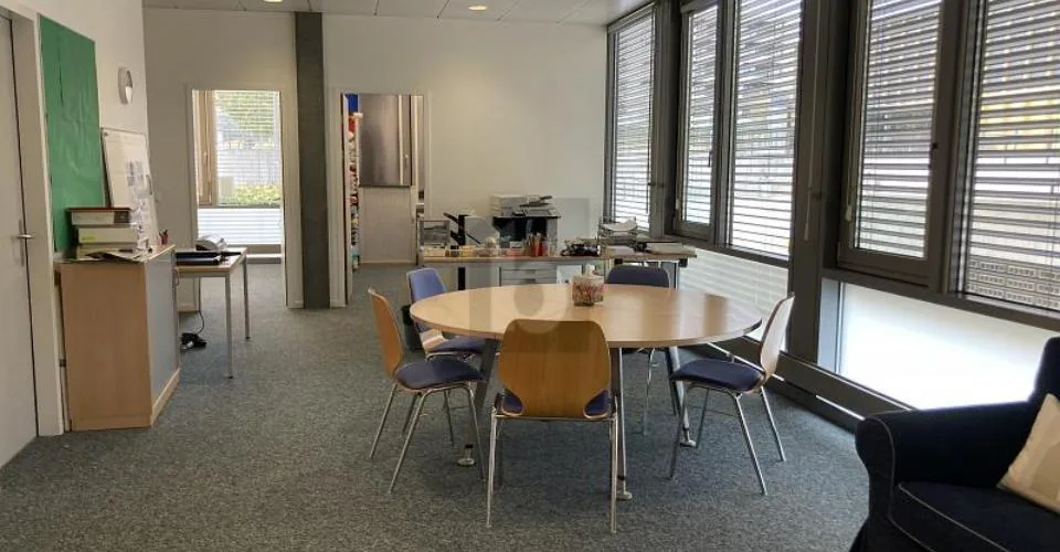 BUREAU IDÉAL POUR ENTREPRISES, ÉCOLES OU CABINETS