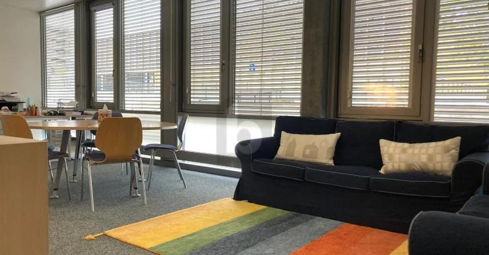 BUREAU IDÉAL POUR ENTREPRISES, ÉCOLES OU CABINETS