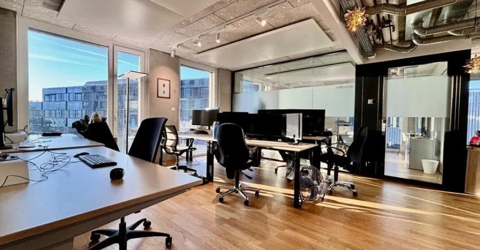 Bureau de 305m2 à louer à Morges !