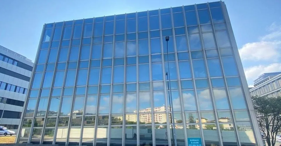 Grande surface de bureaux d'environ 700 m2 proche de toutes commodités