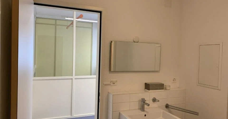 La Tour-de-Peilz, dans l'immeuble abritant la Poste - bureaux au rez