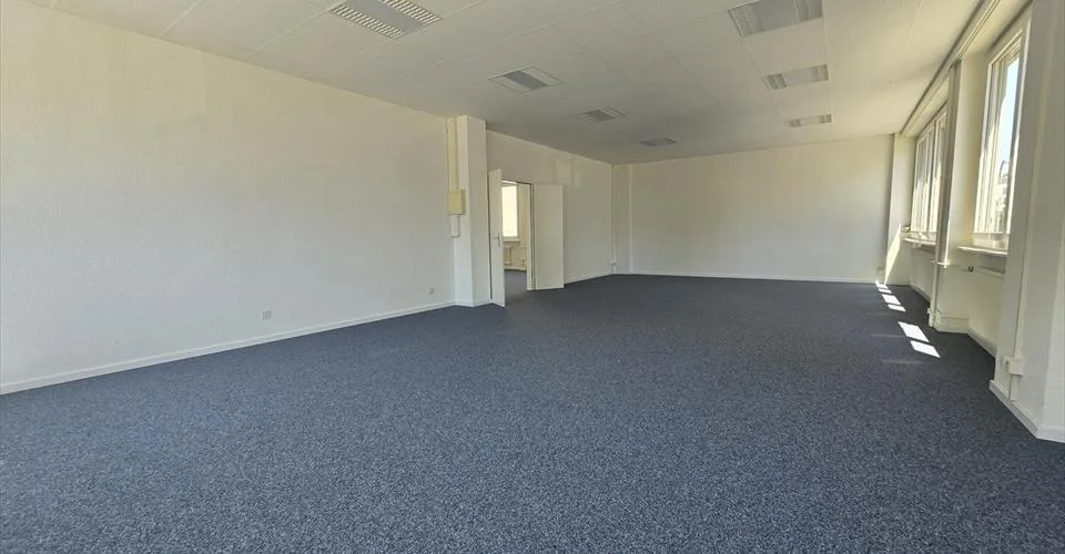 Bureau au 1er étage - 237m2