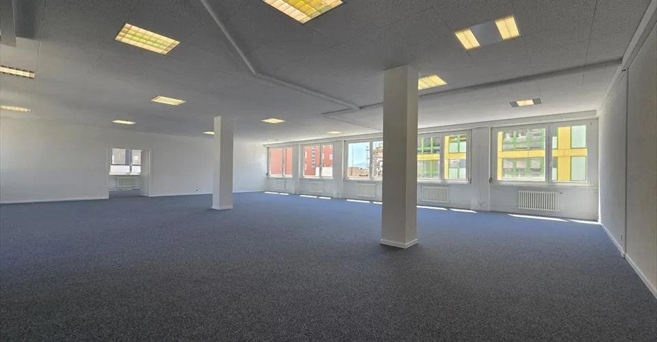 Bureau au 1er étage - 237m2