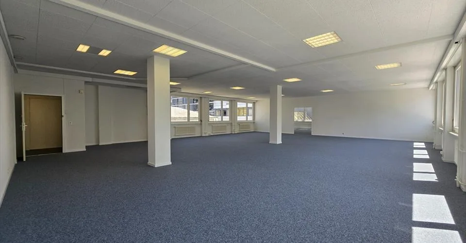 Bureau au 1er étage - 237m2