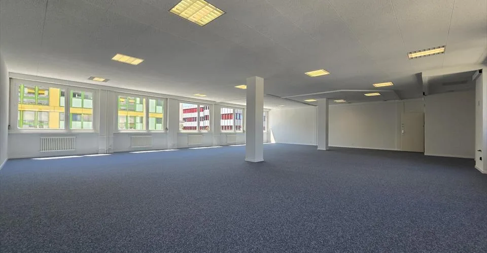 Bureau au 1er étage - 237m2
