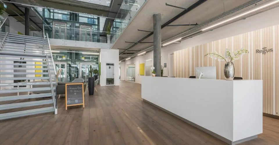 Bureau privé pour 10 à Regus iLife City