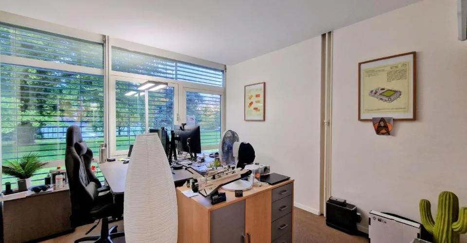 Bureaux clés en main, modernes et lumineux, face au lac.