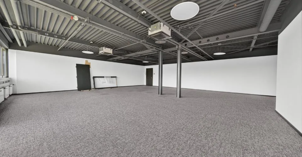 Bureaux rénovés de 117m2 à louer à Saint-Sulpice