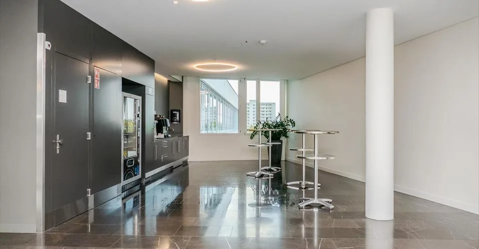 Magnifiques surfaces de bureaux à coté de Biopôle_1851 m2