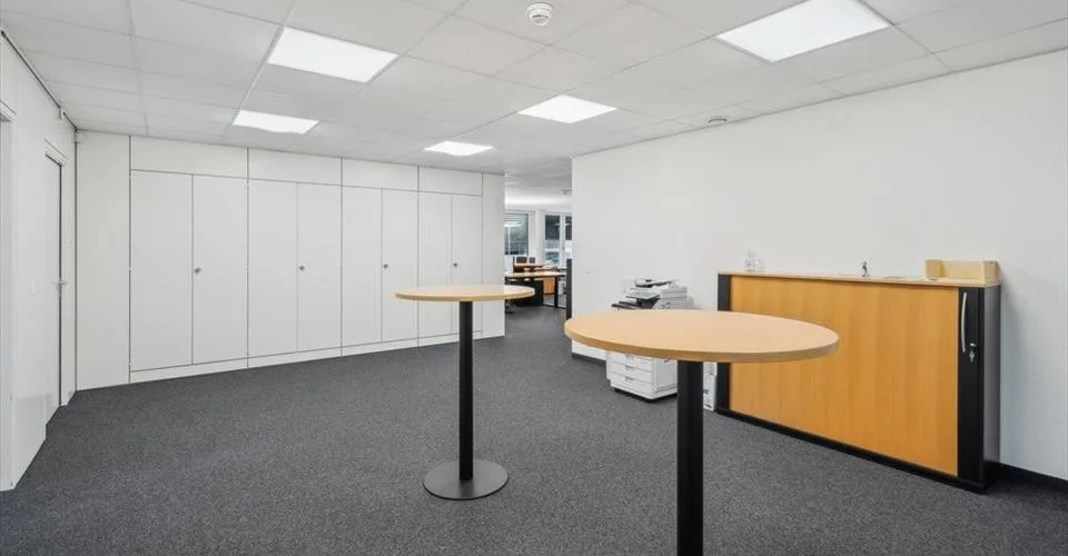 Magnifique bureau à proximité des axes autoroutiers !