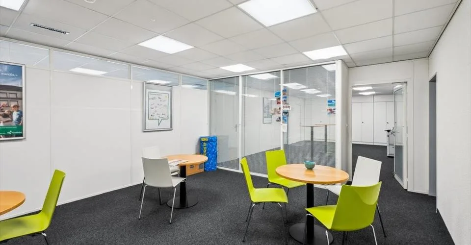 Magnifique bureau à proximité des axes autoroutiers !