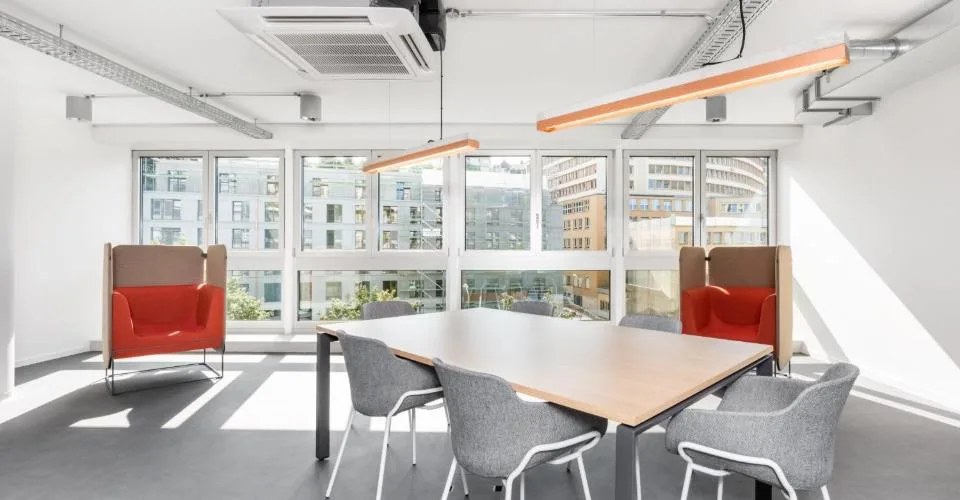 Bureau privé pour 10 à Regus Bessieres