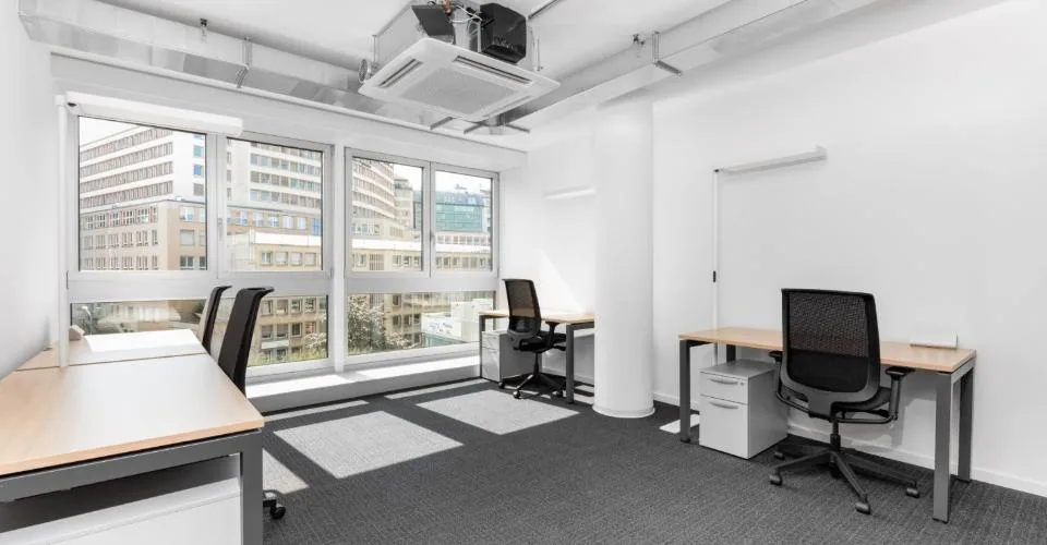 Bureau privé pour 10 à Regus Bessieres