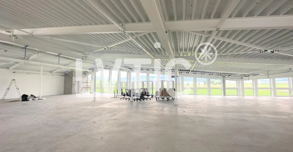 Bureaux de 800 m2 divisibles dès 300 m2 à louer à Chavornay