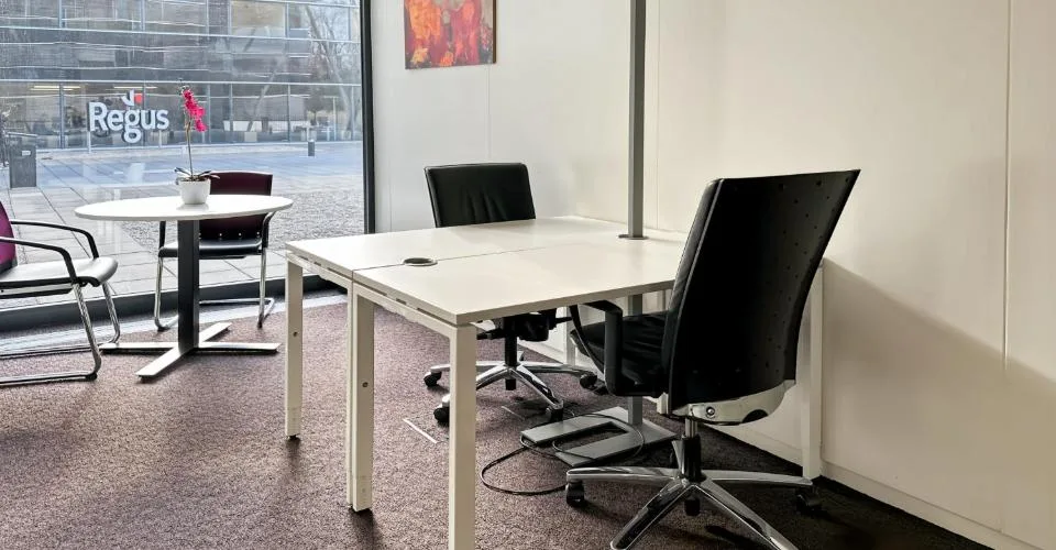 Bureau privé pour 3 à Regus Business Park