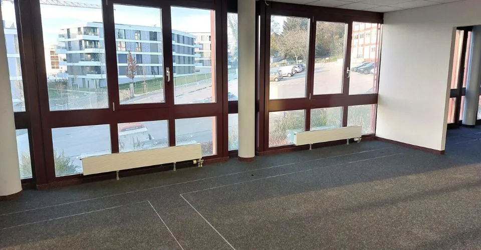 Bureau-atelier dès 23 m2 - ascenseur - Bail flexible