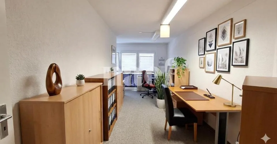 Bureaux d'env.117m2 au 1er étage