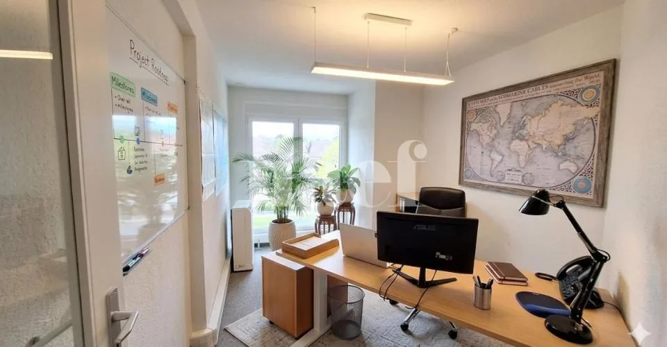 Bureaux d'env.117m2 au 1er étage