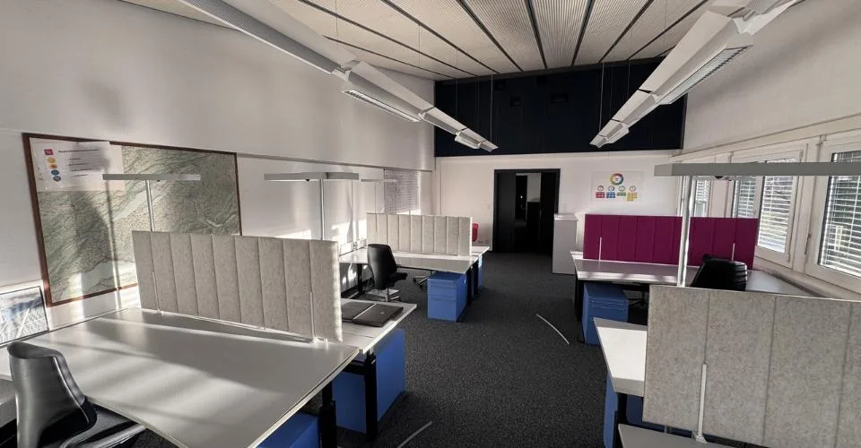 Granges-Marnand, à louer, bureaux et dépôts de 408 m2