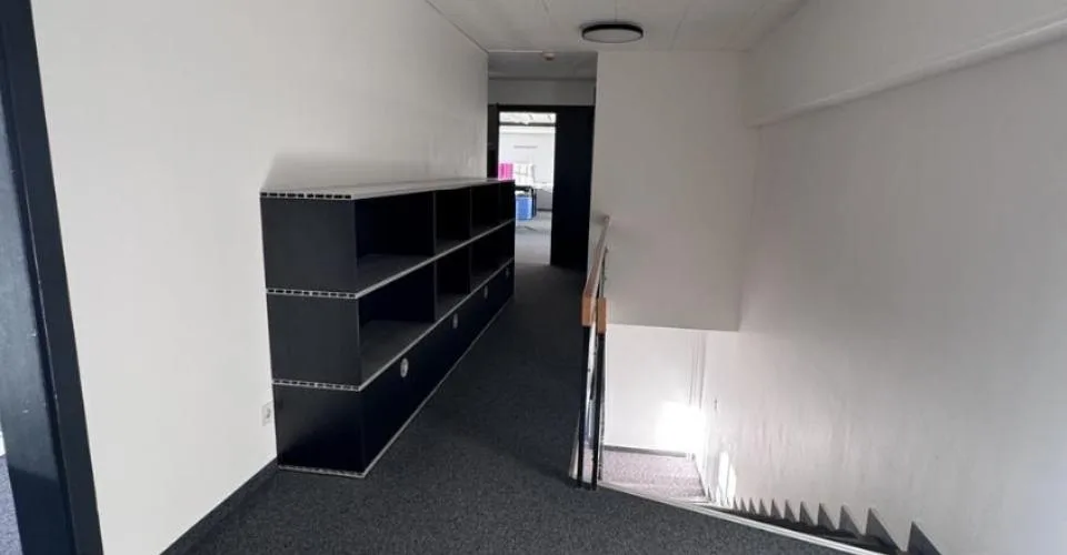 Granges-Marnand, à louer, bureaux et dépôts de 408 m2