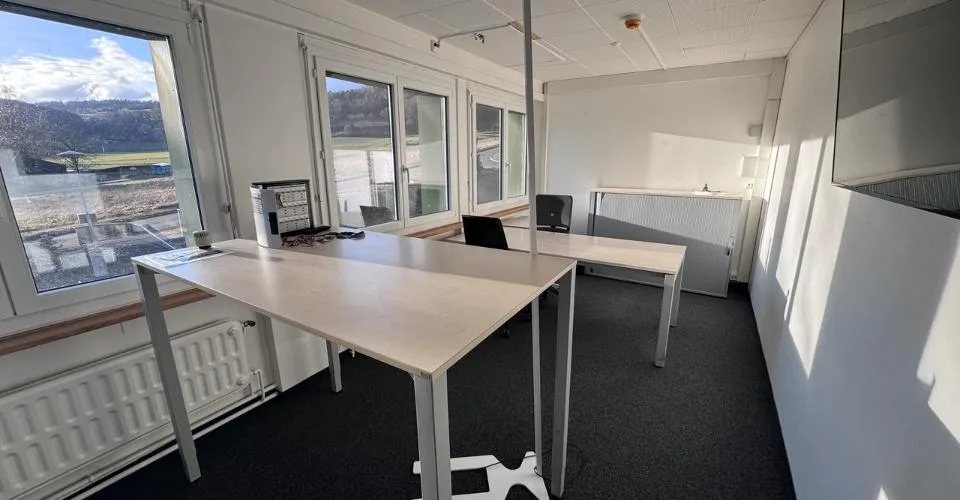 Granges-Marnand, à louer, bureaux et dépôts de 408 m2
