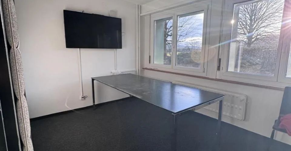 Granges-Marnand, à louer, bureaux et dépôts de 408 m2