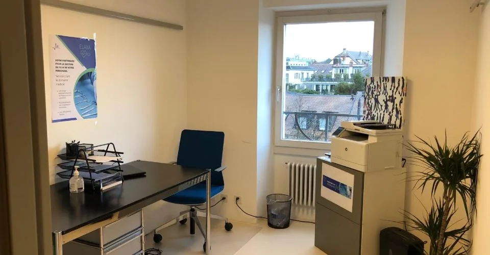Bureau moderne, atypique, au coeur de Nyon, vue sur le lac - Place du Château