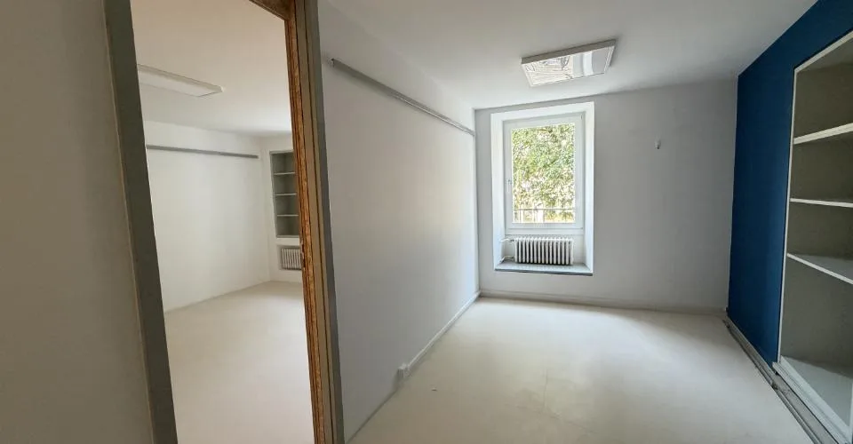 Bureau moderne, atypique, au coeur de Nyon, vue sur le lac - Place du Château