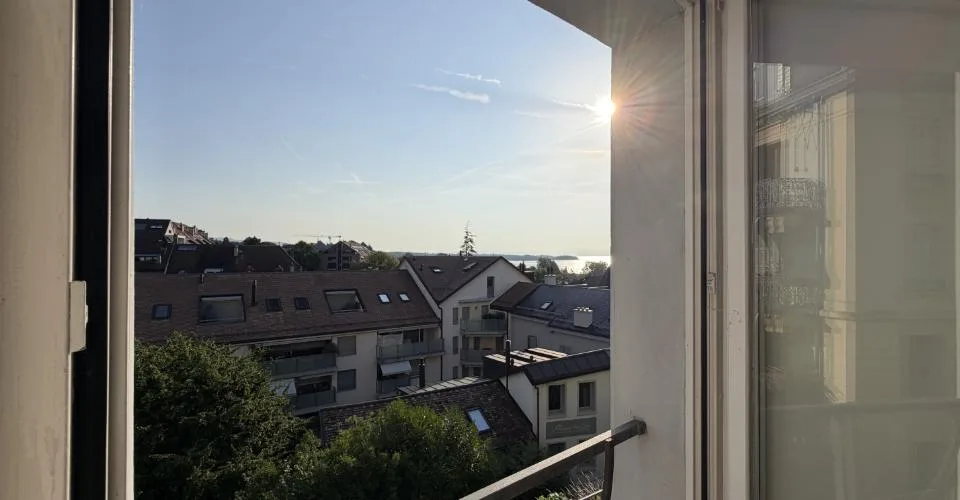 Bureau moderne, atypique, au coeur de Nyon, vue sur le lac - Place du Château