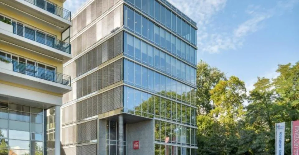 Bureaux aménagés - proche gare à Nyon - bâtiment moderne et lumineux