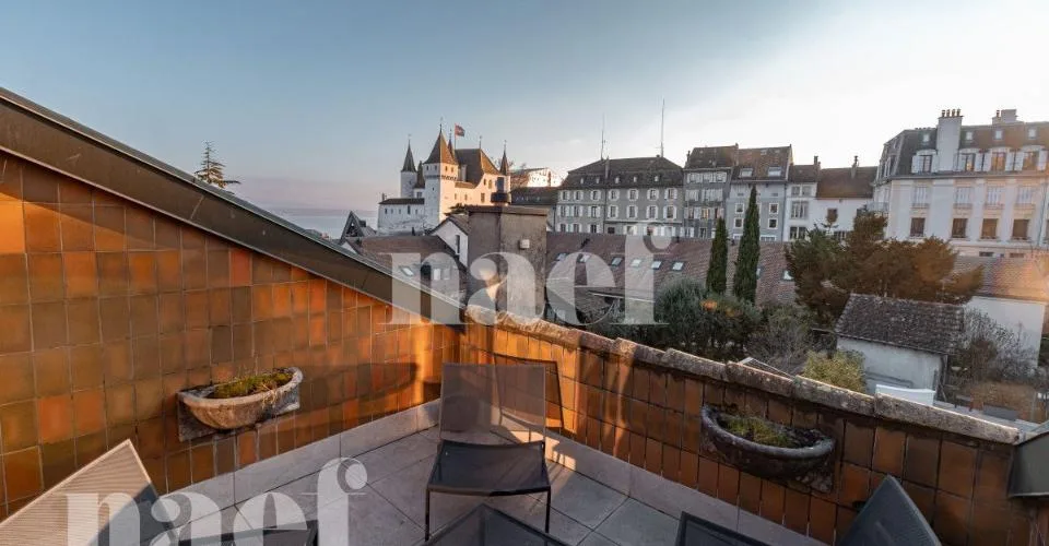 Au coeur de Nyon - Belle bâtisse avec nombreux bureaux et vue sur le Château-lac