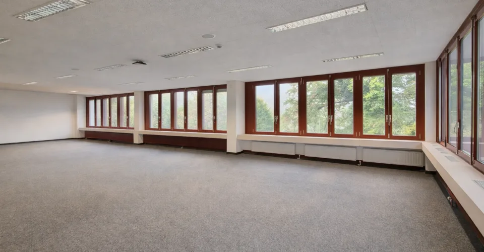 Bureaux lumineux, plug and play avec rampe d'accès !