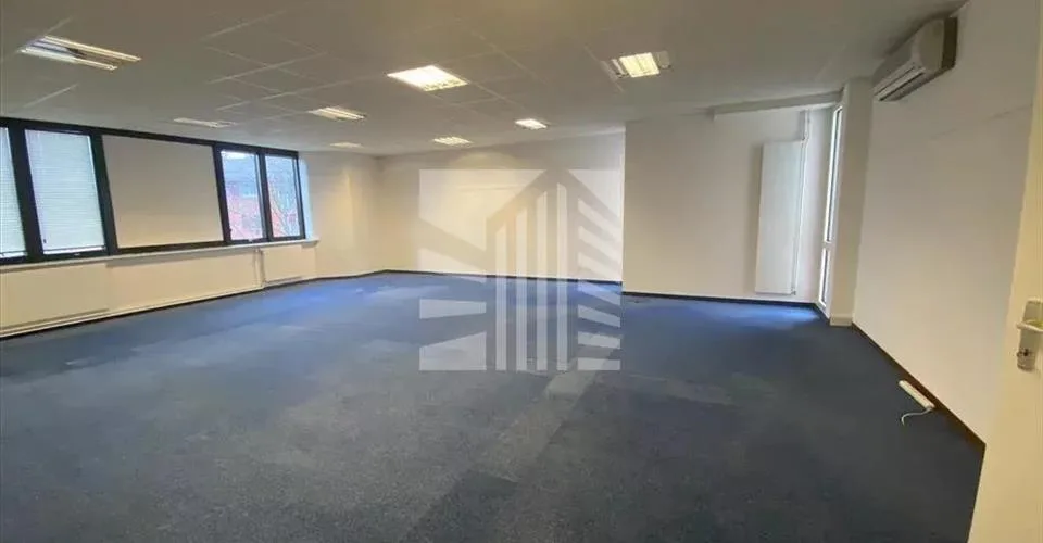 Bureaux lumineux et climatisé à Renens de 132 m²