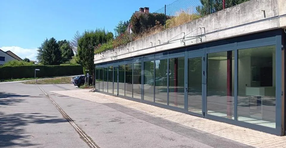 LOCAUX FONCTIONNELS, EMPLACEMENT STRATÉGIQUE