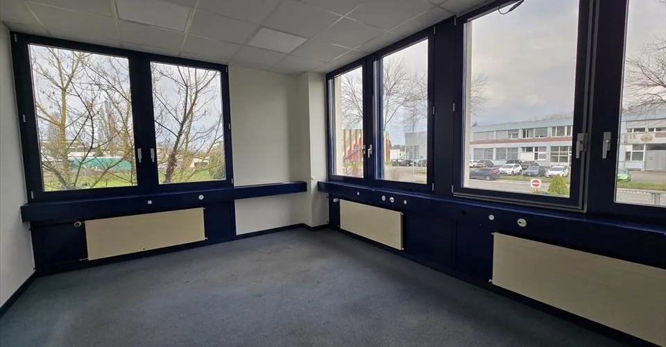 Bureau de 280m2 - Proximité autoroute-gare