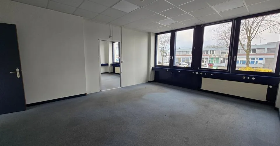 Bureau de 280m2 - Proximité autoroute-gare