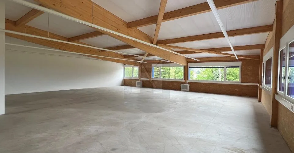 A LOUER A ST-LEONARD SURFACE DE BUREAUX