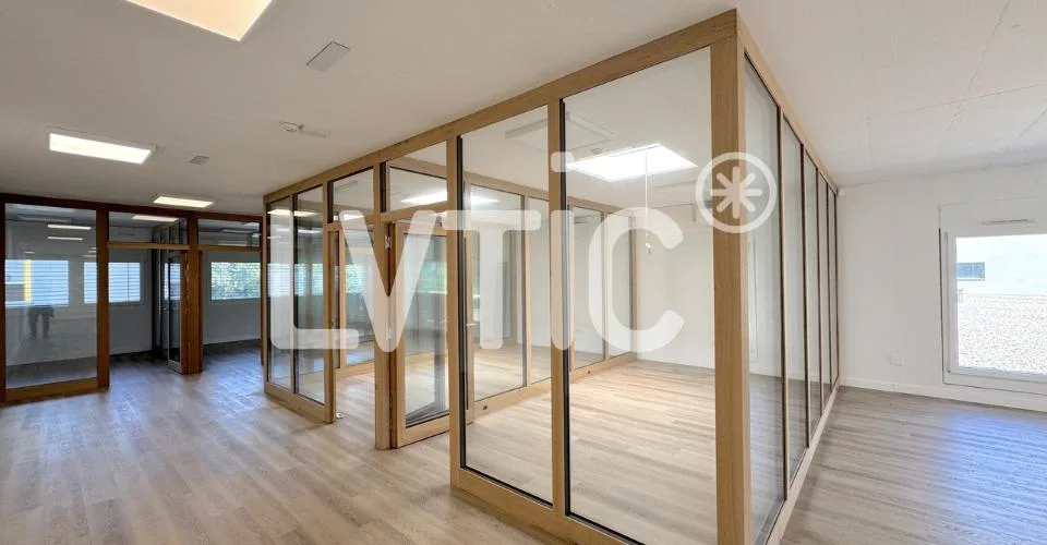 Bureaux, locaux de 410 m2 à louer à Collombey