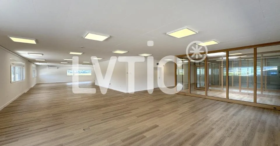 Bureaux, locaux de 410 m2 à louer à Collombey