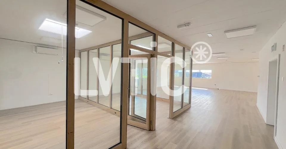 Bureaux, locaux de 410 m2 à louer à Collombey