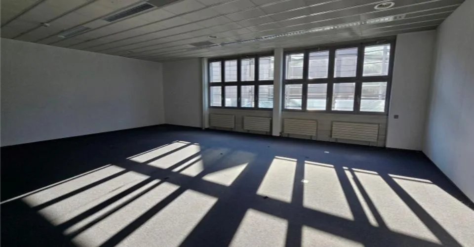 96m2 - Bureau à proximité du centre de Neuchâtel
