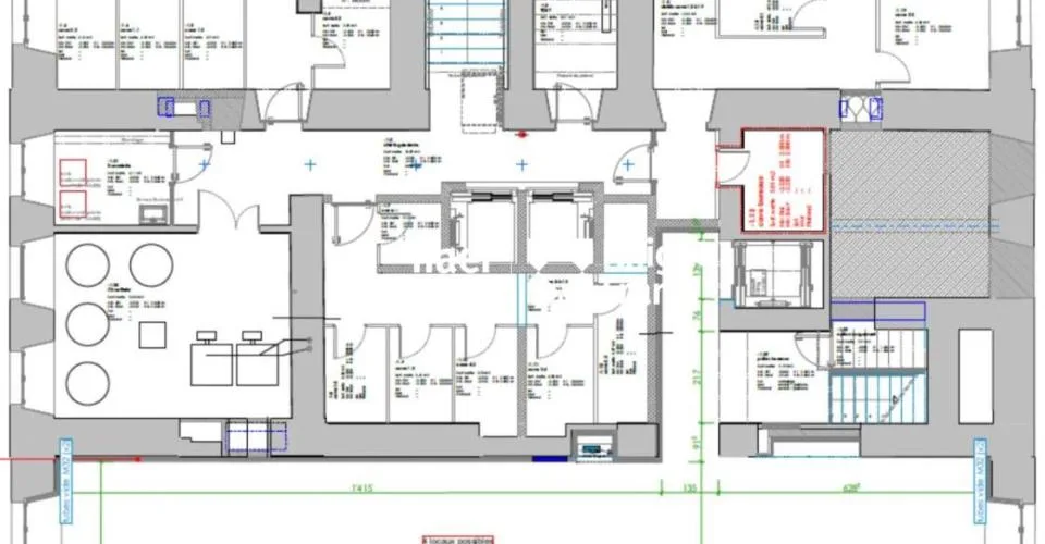 Locaux commerciaux de 143m² dans un bâtiment iconique