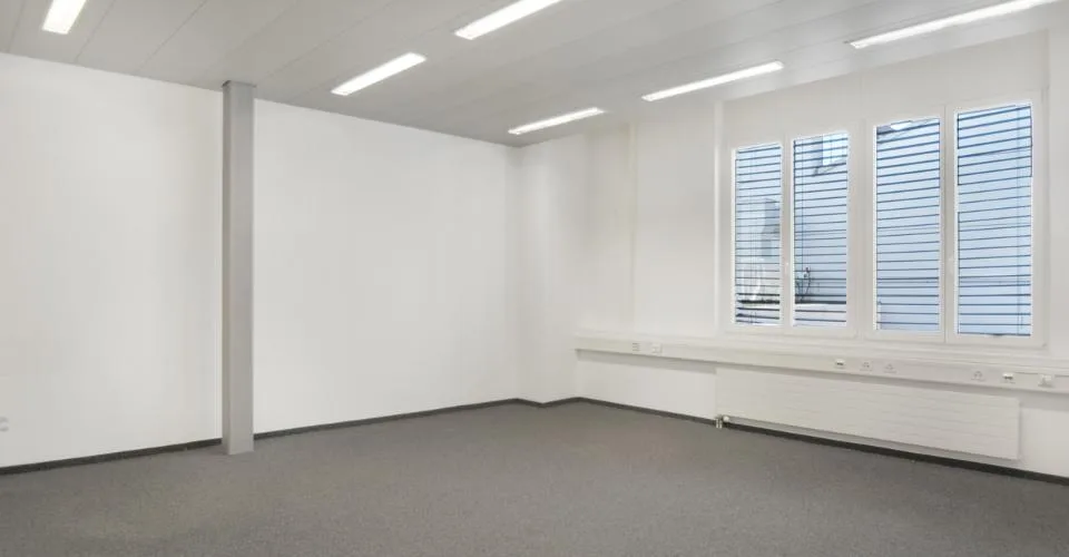 Bureau-atelier 72 m2 - Proche autoroute et transport