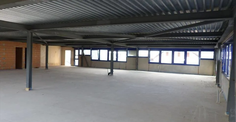 A LOUER Surface polyvalente de 325 m2 à Bevaix (NE)