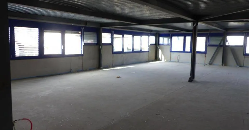 A LOUER Surface polyvalente de 325 m2 à Bevaix (NE)